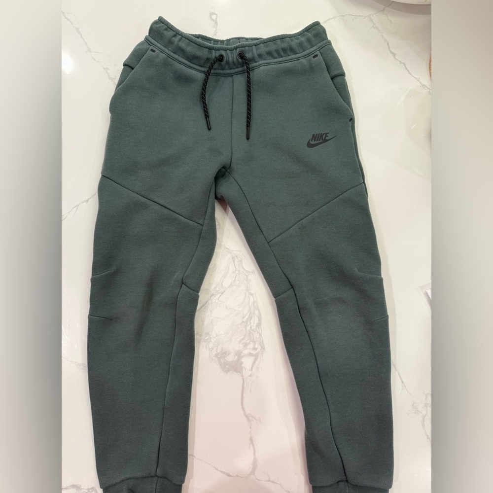 Nike Tech Fleece Jogger - Dark Green